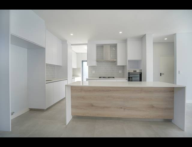 4 BEDROOM HOUSE FOR SALE IN SANDOWN